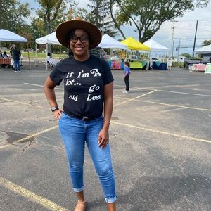 Meet your Posher, Crystal